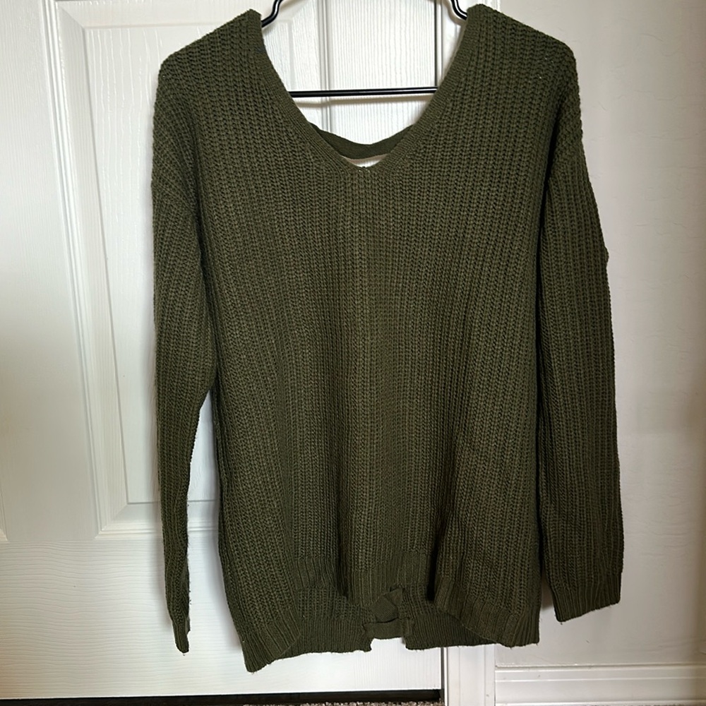 Sweater with cute back